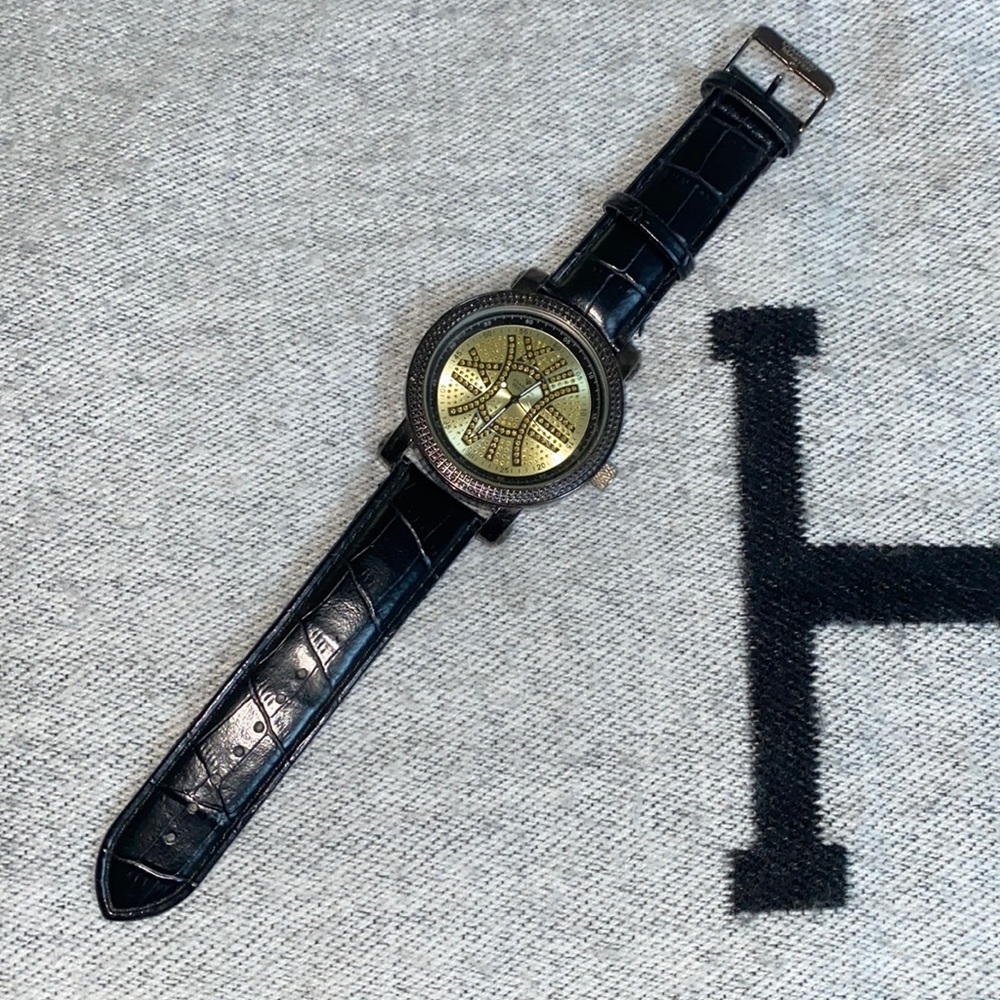 Genuine Diamond Master Quartz Watch